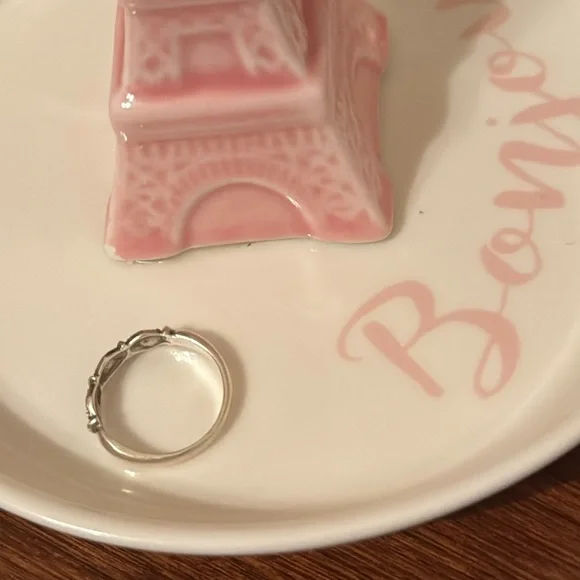 Women's Beautiful Marcasite Sterling Silver Ring Size 7 EUC - Picture 11 of 11